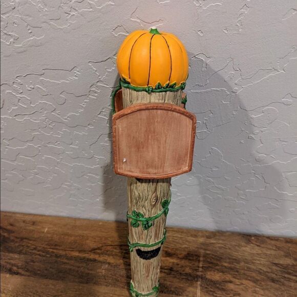 Vintage Halloween pumpkin beer tap - Picture 2 of 3